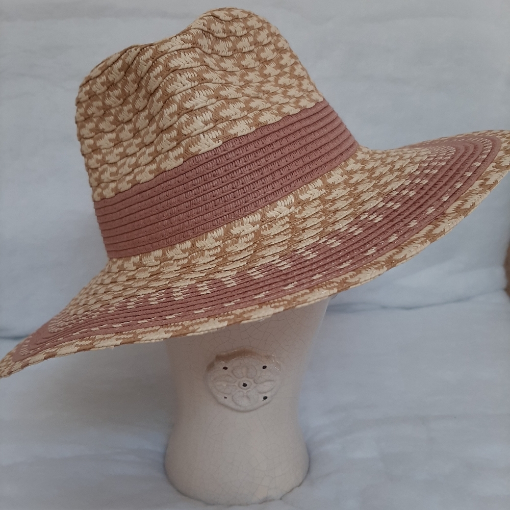 David and Young Packable Adjustable Hat